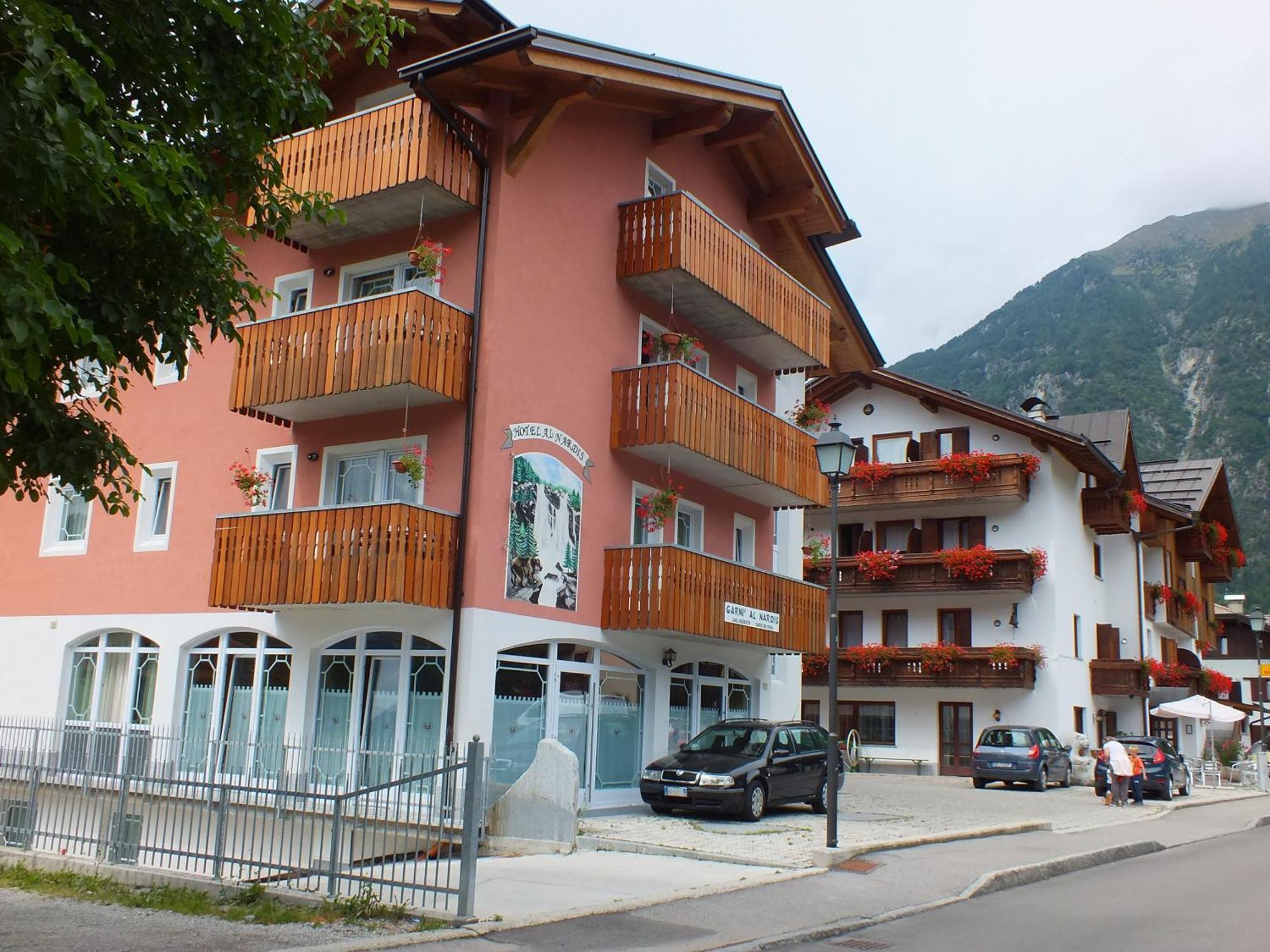 Hotel Garni Al Nardis Carisolo Exterior foto